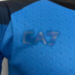 camiseta napoli 2023 logo