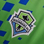 Camiseta Seattle Sounders primera equipación 2022-2023 escudo
