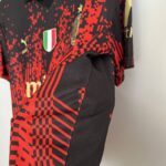 Camiseta del AC Milan x Koché cuarta equipación 2022-2023 lateral