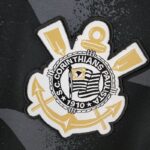 camiseta corinthians mujer negro escudo
