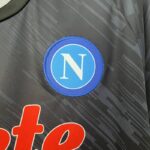 camiseta napoli 2023 escudo