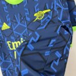 camiseta arsenal 2024 azul lateral