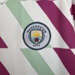 camiseta manchester city 2024 escudo