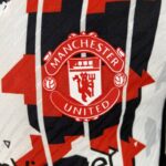 camiseta manchester united 2024 especial escudo