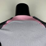 camiseta Tottenham 2024 cuello anterior