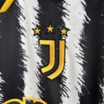 camiseta juventus 2024 escudo