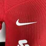 camiseta liverpool 2024 guardar logo