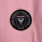 camiseta inter miami mujer escudo