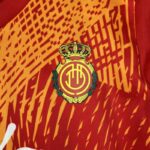 camiseta mallorca niño 2024 escudo