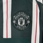 camiseta manchester united 2024 escudo