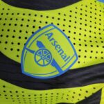 equipacion arsenal 2024 escudo