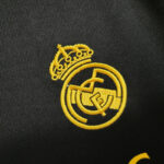 real madrid tercera equipacion 2024 escudo