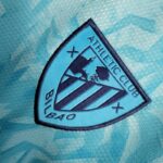 segunda equipacion bilbao 2024 escudo