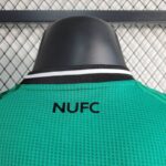 segunda equipacion newcastle cuello anterior