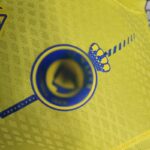 camiseta de al nassr 2024 escudo