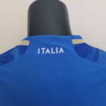camiseta de italia cuello anterior