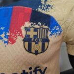 camiseta edicion especial barcelona escudo