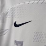 camiseta tottenham logo nike