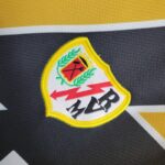 tercera equipacion rayo vallecano escudo