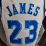 camiseta lakers blanco retro night diseño 2