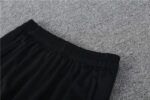 citura elastica del pantalon del chandal real madrid gris