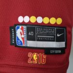 camiseta cavaliers rojo etiqueta