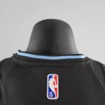 camiseta negra Memphis grizzlies cuello anterior y logo de la nba
