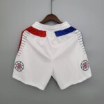 pantalon corto blanco clippers parte trasera logo clippers franjas rojas y azules