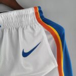 pantalon corto oklahoma city blanca cintura blanca con el diseño lateral y logo nike