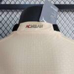 camiseta del ac milan 2024 letra cuello trasero