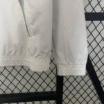 chaqueta reversible del real madrid blanco y negro manga blanca reversible