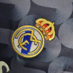 real madrid manga larga escudo