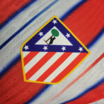 atletico de madrid camiseta 2025 escudo