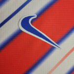 camiseta atletico de madrid 2025 logo