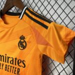 Camiseta Conjunto Real Madrid Visitante Para niño 2024-2025 - Imagen 4