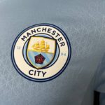 manchester city camiseta 2025 escudo