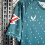 Camiseta-segunda-equipacion-ud-almeria-2024-2025-puño-derecho