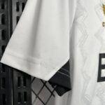 camiseta-bayer-leverkusen-segunda-equipacion-2024-2025-puño-derecho