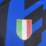 camiseta-inter-milan-primera-equipacion-2024-2025-escudo-2