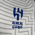 Camiseta-al-hilal-segunda-equipacion-2024-2025-escudo