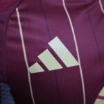 Camiseta AS Roma Local versión jugador 2025 logo