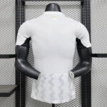 Camiseta Bayer Leverkusen primera visitante versión jugador 2025 dorsal