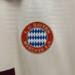 Camiseta Bayern Munich tercera equipacion version fan 2025 escudo