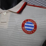 Camiseta Bayern Munich tercera equipacion version jugador 2025 escudo