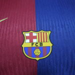 Camiseta FC Barcelona Primera Equipacion Coldplay versión jugador2025 escudo