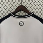 Camiseta Newcastle primera equipacion versión fan 2025 cuello anterior