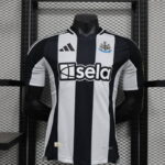 Camiseta Newcastle primera equipacion versión jugador 2025