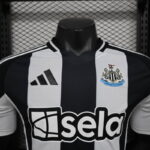 Camiseta Newcastle primera equipacion versión jugador 2025 cuello