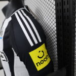 Camiseta Newcastle primera equipacion versión jugador 2025 manga-1