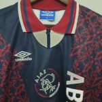 Camiseta Retro Ajax primera visitante 1995 cuello